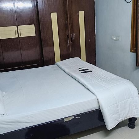 Gratifiedhomestay Visakhapatnam Exteriör bild