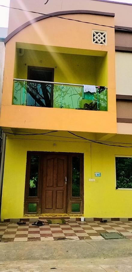 Gratifiedhomestay Visakhapatnam Exteriör bild