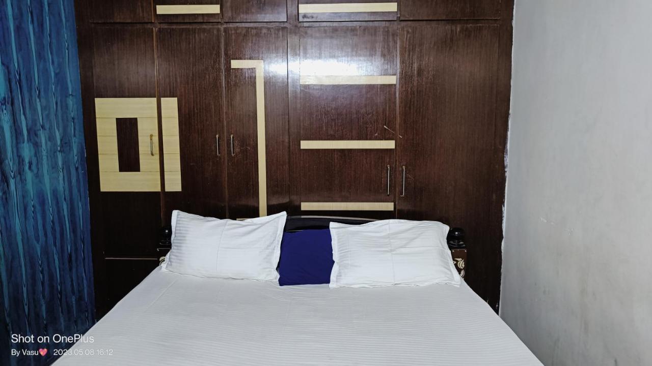 Gratifiedhomestay Visakhapatnam Exteriör bild